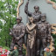 Взрывают памятники