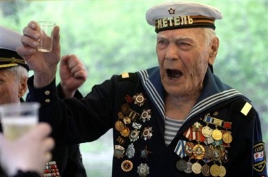 Я поднимаю свой бокал