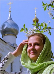 Зайдите в храм.