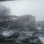Снежен пролетен ден, изживян зад прозореца