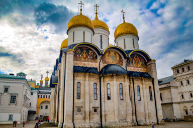 Студент "Спасительница царств"