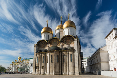 Студентка "Взыскуя града Божьего"