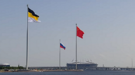 Три флага над Санкт-Петербургом